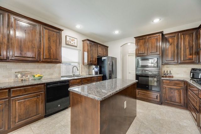 1104 Hondo Lane, Forney, TX 75126