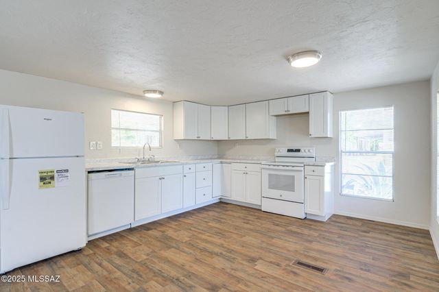 191 W Cedro Drive, Green Valley, AZ 85614