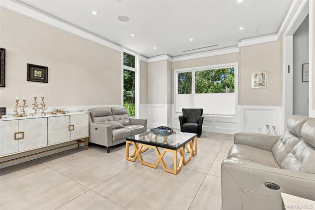 131 spook rock Road, Suffern, NY 10901