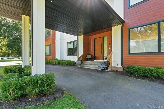 131 spook rock Road, Suffern, NY 10901
