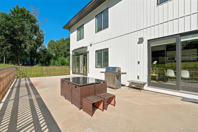 131 spook rock Road, Suffern, NY 10901