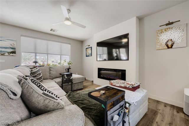 3525 Auburn Shadow Street, Las Vegas, NV 89129