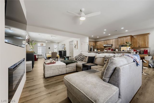 3525 Auburn Shadow Street, Las Vegas, NV 89129