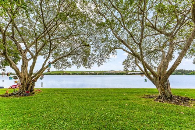 906 Congressional Way 906, Deerfield Beach, FL 33442