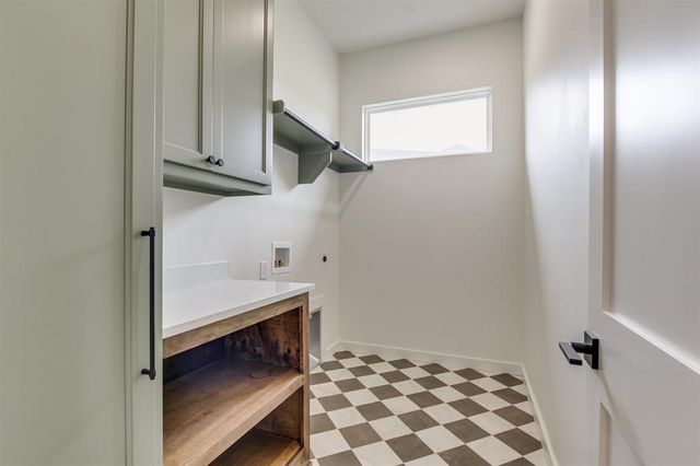 3024 Road Runner Court, Guthrie, OK 73044