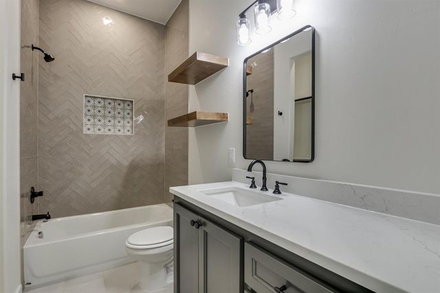 3024 Road Runner Court, Guthrie, OK 73044