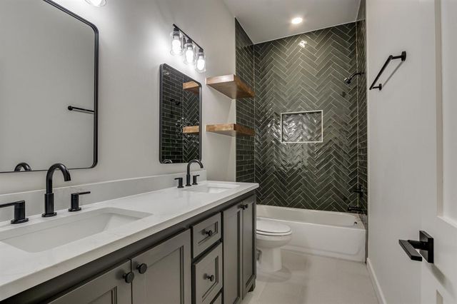 3024 Road Runner Court, Guthrie, OK 73044