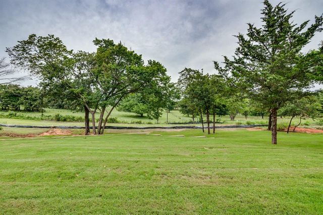 3024 Road Runner Court, Guthrie, OK 73044