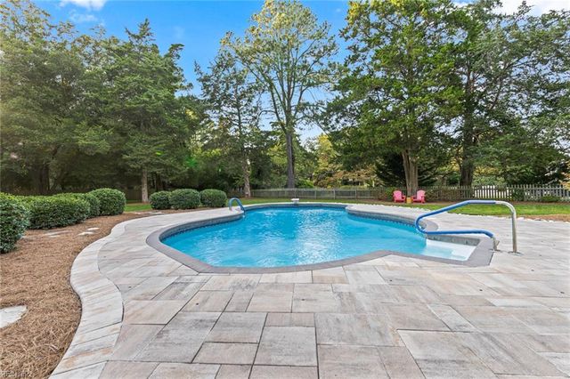 1517 Alanton DR, Virginia Beach, VA 23454