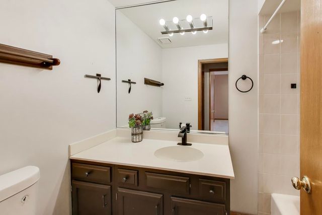 6903 Lexington Court 6903, Tinley Park, IL 60477