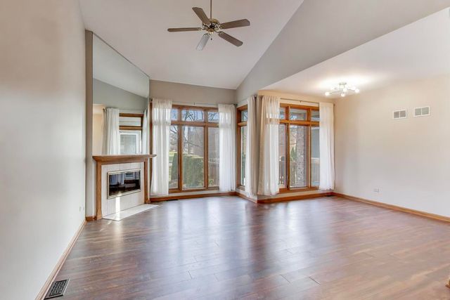 6903 Lexington Court 6903, Tinley Park, IL 60477