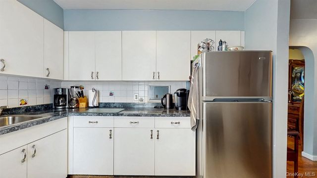 755 Bronx River Road 6C, Bronxville, NY 10708