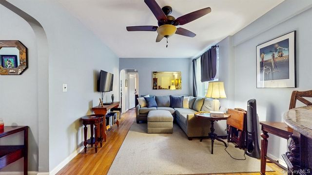 755 Bronx River Road 6C, Bronxville, NY 10708