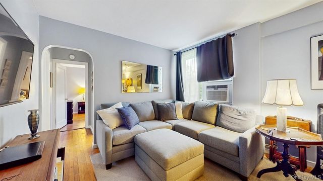 755 Bronx River Road 6C, Bronxville, NY 10708