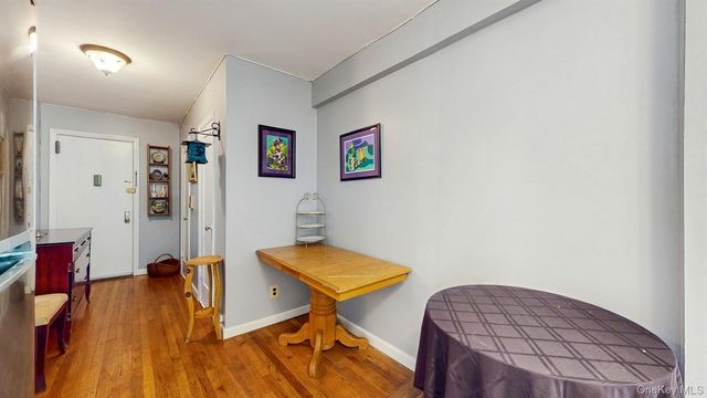 755 Bronx River Road 6C, Bronxville, NY 10708