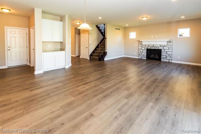 5583 Morgan Lake Drive, Clarkston, MI 48348