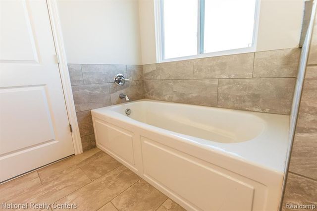 5583 Morgan Lake Drive, Clarkston, MI 48348