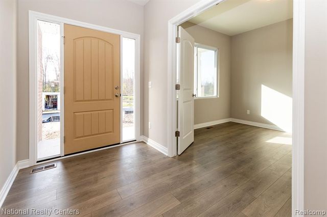 5583 Morgan Lake Drive, Clarkston, MI 48348