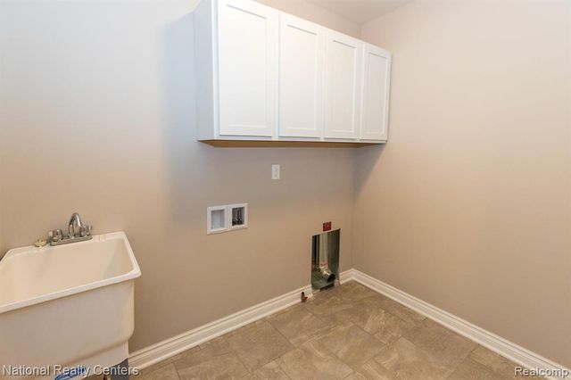 5583 Morgan Lake Drive, Clarkston, MI 48348