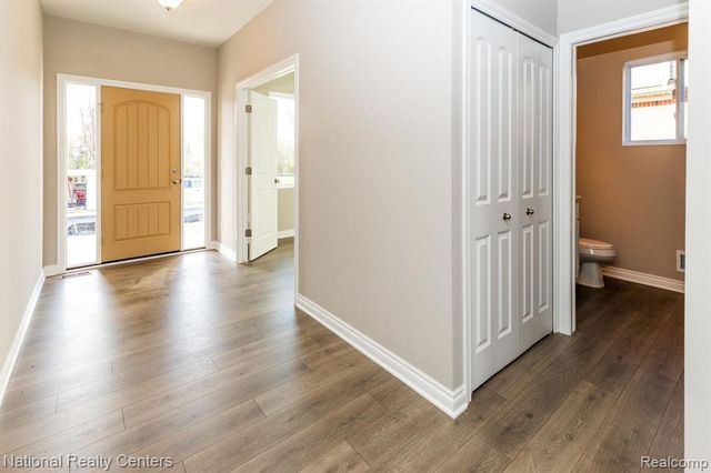 5583 Morgan Lake Drive, Clarkston, MI 48348