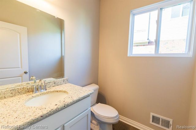 5583 Morgan Lake Drive, Clarkston, MI 48348