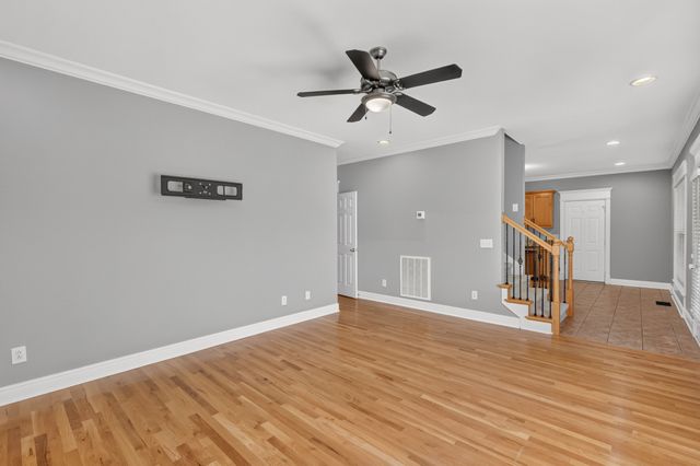606 Excalibur Ct, Smyrna, TN 37167