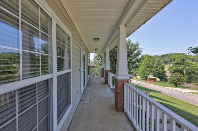 606 Excalibur Ct, Smyrna, TN 37167