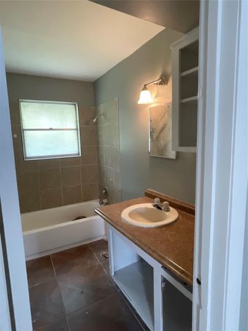 2417.5 Southmore Boulevard, Houston, TX 77004