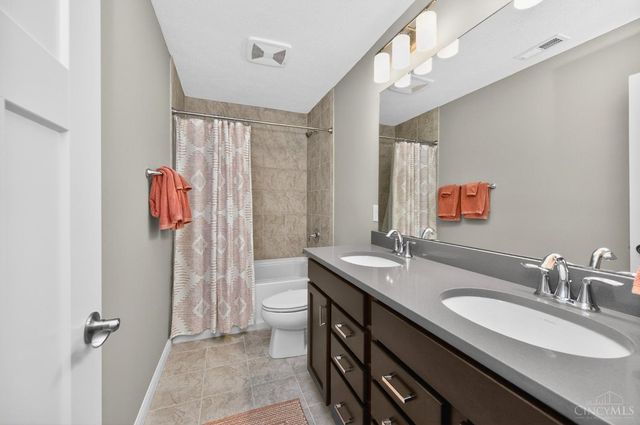 8166 Moonstone Drive, West Chester, OH 45241