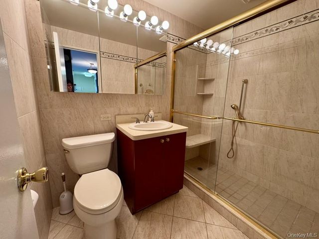 27110 Grand Central Parkway 6Y, Floral Park, NY 11005