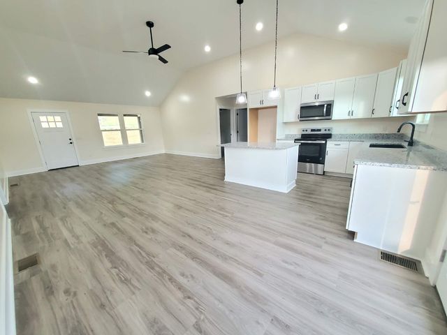 19 Wilkerson Hollow Ln, Brush Creek, TN 38547