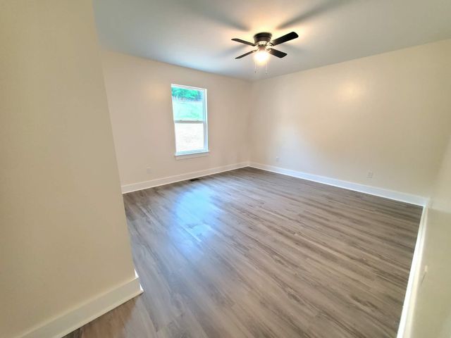19 Wilkerson Hollow Ln, Brush Creek, TN 38547