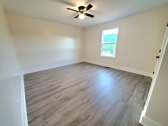 19 Wilkerson Hollow Ln, Brush Creek, TN 38547