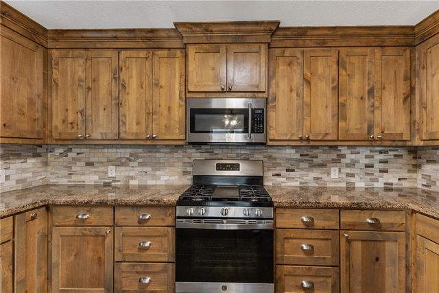 316 Holly Drive, Caldwell, TX 77836