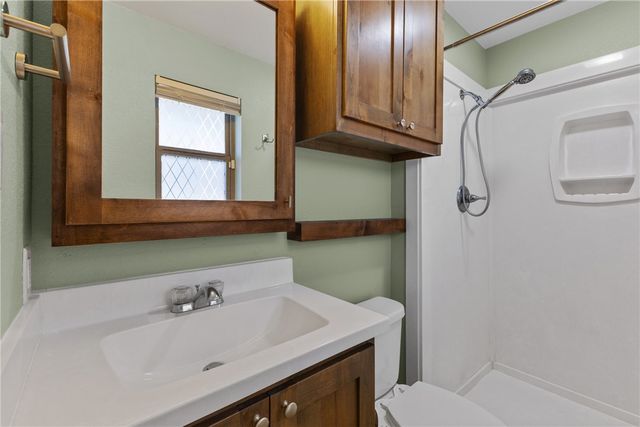 316 Holly Drive, Caldwell, TX 77836