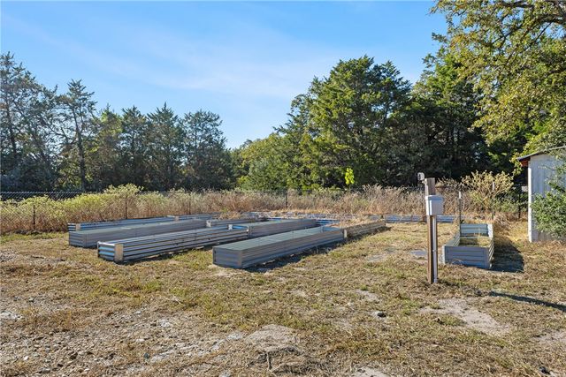 316 Holly Drive, Caldwell, TX 77836