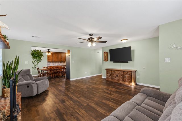 316 Holly Drive, Caldwell, TX 77836