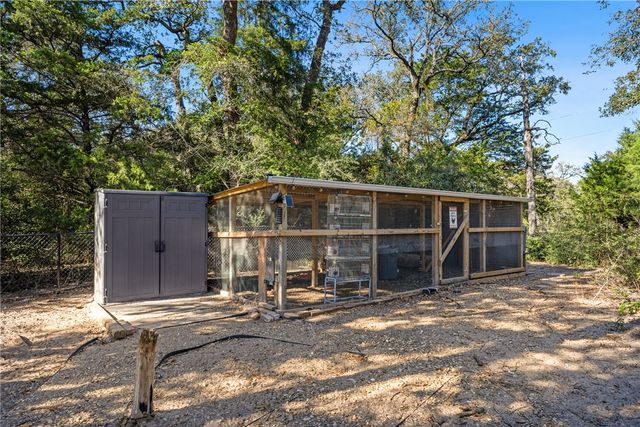 316 Holly Drive, Caldwell, TX 77836