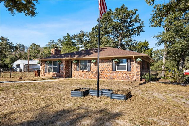 316 Holly Drive, Caldwell, TX 77836