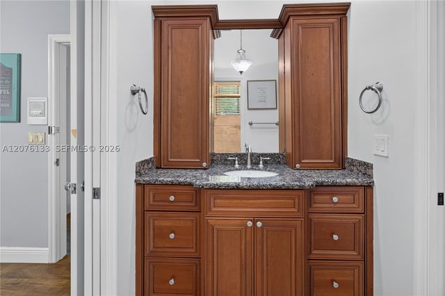 2725 Hunter Rd, Weston, FL 33331