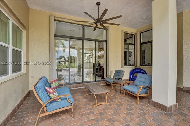 2725 Hunter Rd, Weston, FL 33331