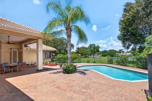 2725 Hunter Rd, Weston, FL 33331