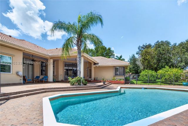 2725 Hunter Rd, Weston, FL 33331