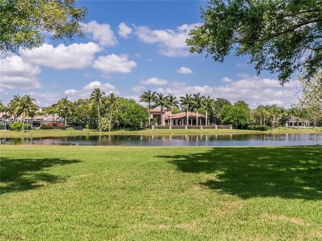 2725 Hunter Rd, Weston, FL 33331