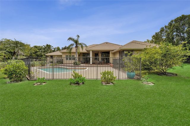 2725 Hunter Rd, Weston, FL 33331