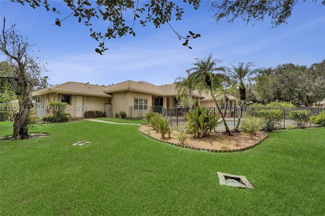 2725 Hunter Rd, Weston, FL 33331