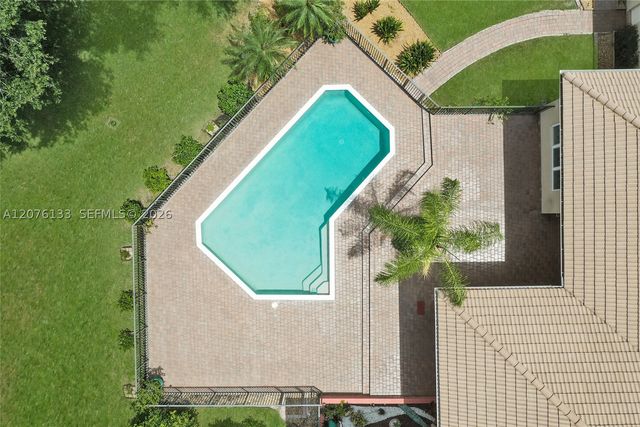 2725 Hunter Rd, Weston, FL 33331
