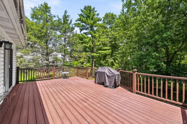 21 Arbor Lane, Bardonia, NY 10954