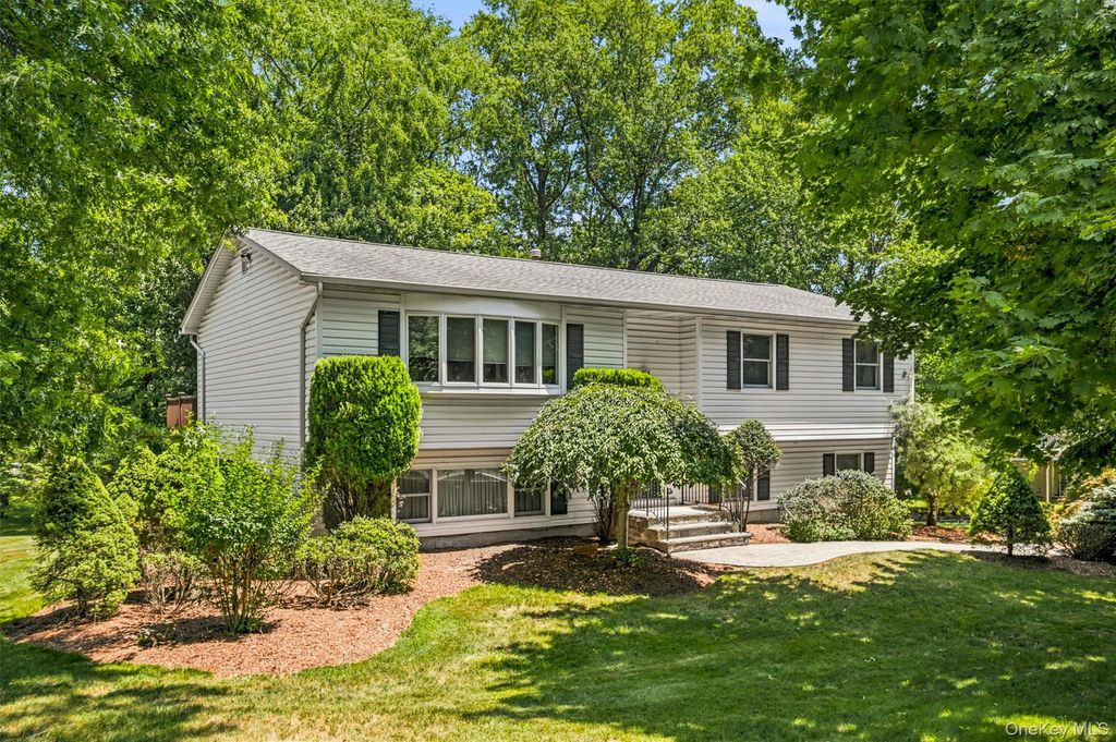 21 Arbor Lane, Bardonia, NY 10954 — photo 4