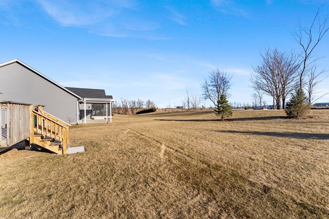 722 Prairie Meadow Drive 0, Blue Grass, IA 52726